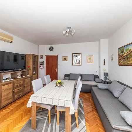 One-bedroom In Kastel Kambelovac Apartamento *