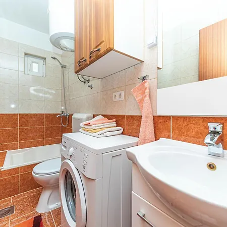 Apartamento One-bedroom In Kastel Kambelovac *